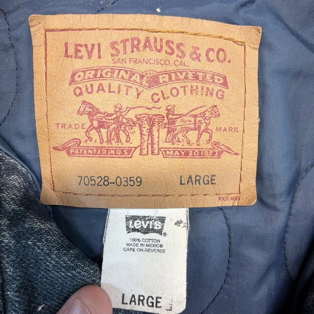 Vintage Levis Denim Trucker Jacket Mens Size Large Quilted Liner Distresse 70528